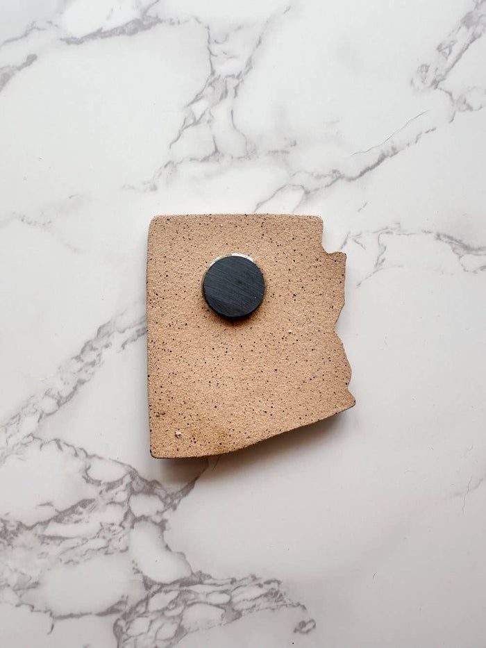 Arizona state ceramic magnet with round black magnet on speckled cork backing
