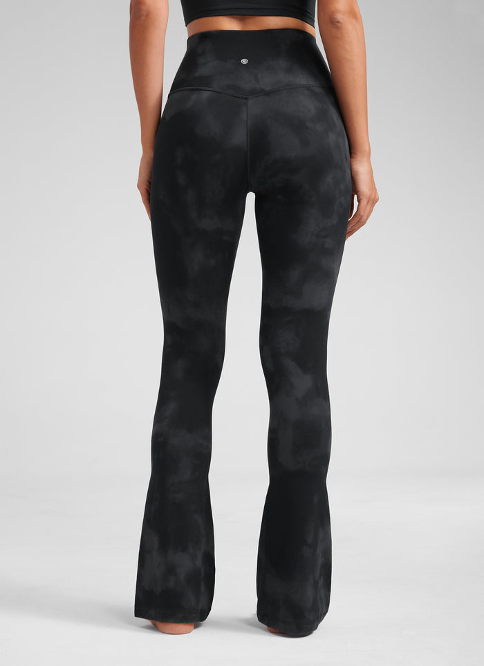 CRZ YOGA Women  Butterluxe High Waist Pockets Mini Flared Leggings 32" Black Tie Dye Flowers