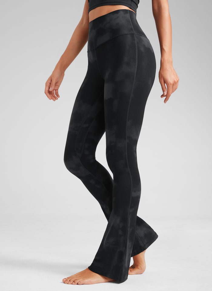 CRZ YOGA Women  Butterluxe High Waist Pockets Mini Flared Leggings 32" Black Tie Dye Flowers