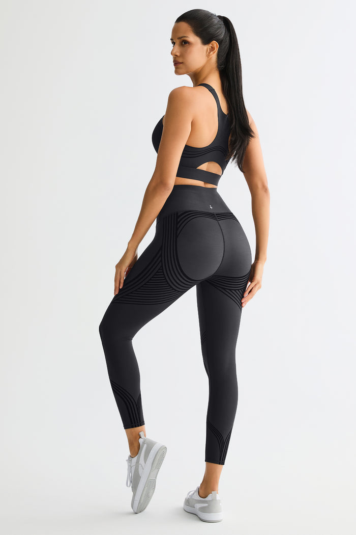 FlexSeam™ High-Waisted Signature 7/8 Leggings #color_black