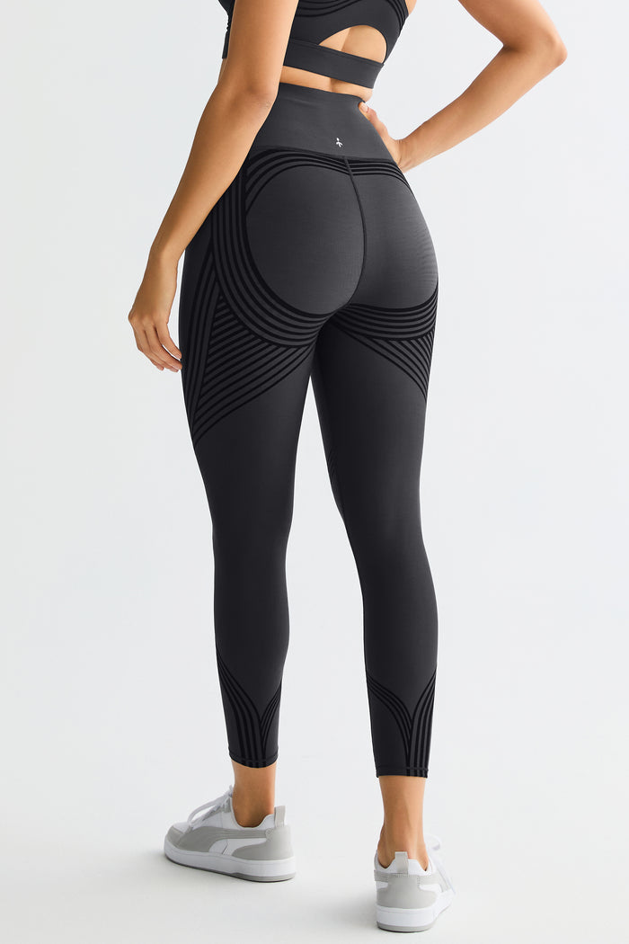FlexSeam™ High-Waisted Signature 7/8 Leggings #color_black