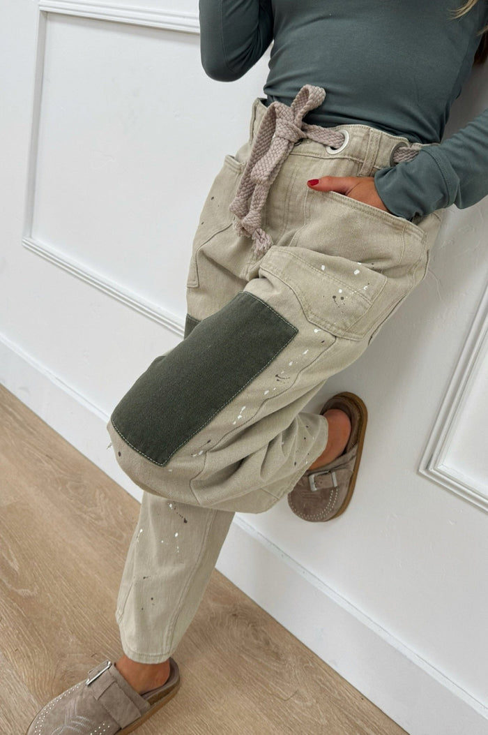Gallery Walk Rope String Jeans