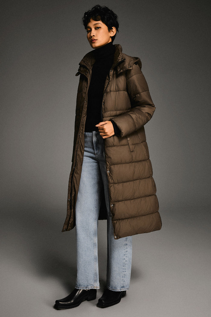 Orolay Long Hooded Quilted Puffer Jacket #color_coffee