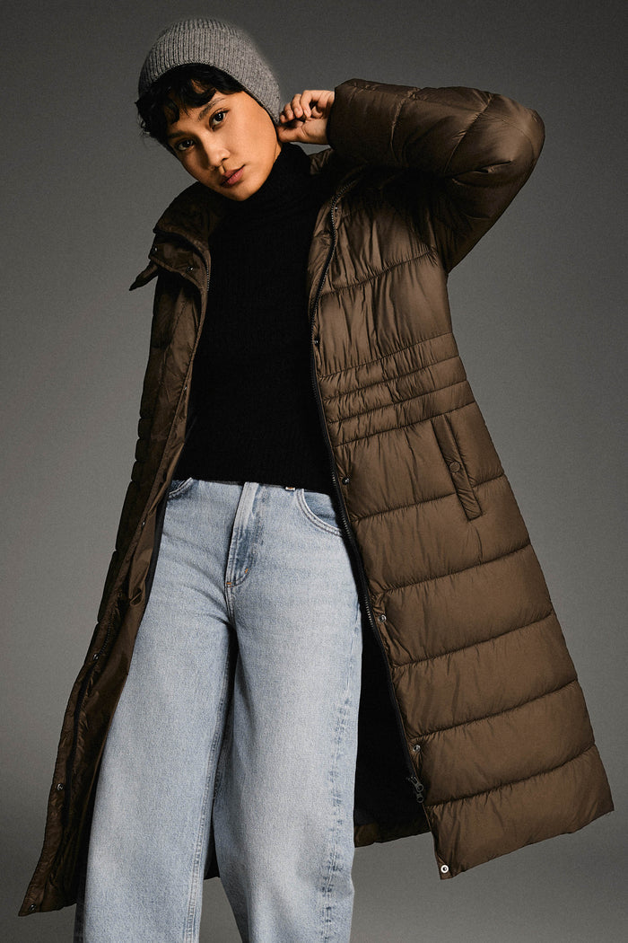 Orolay Long Hooded Quilted Puffer Jacket #color_coffee