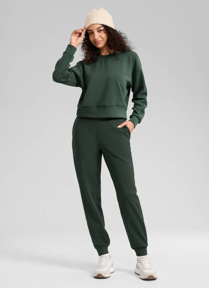 CRZ YOGA Women's Casual Matte Thermal Fleece Lined Pocket Jogger 27.5" Legend Green