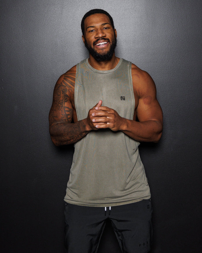 MOTO DISTRESSED BRO TANK - OLIVE