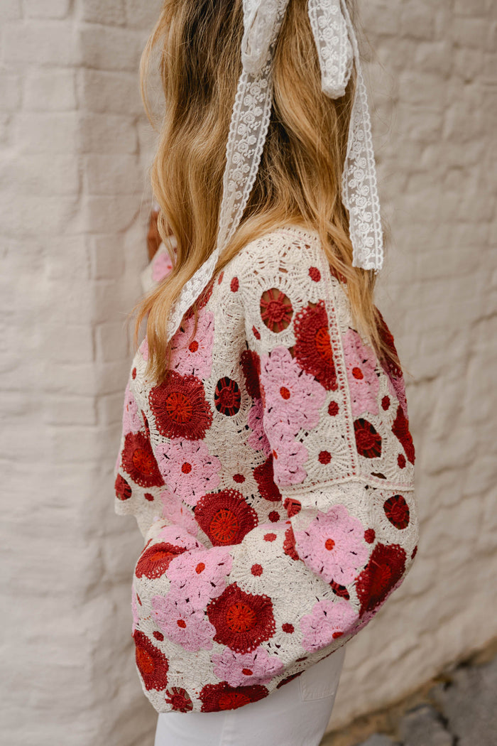 Crochet Tanja blouse scalloped hem detail