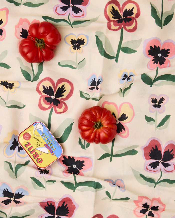 Pretty Pansy Tablecloth