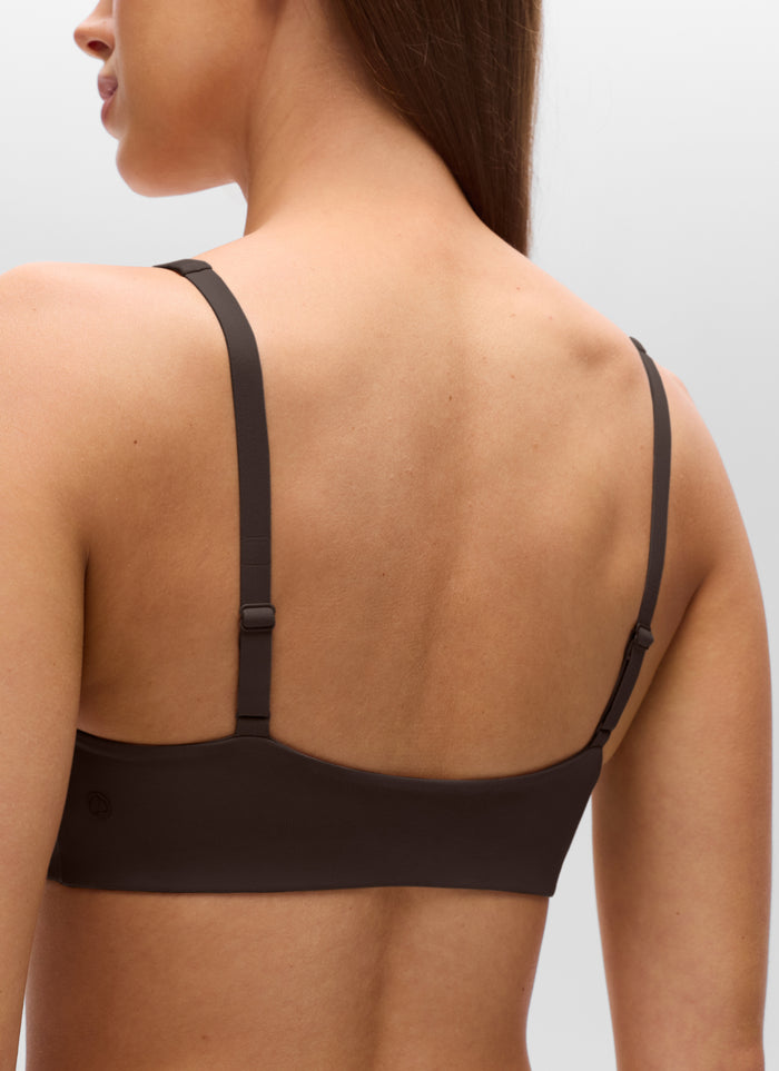 CRZ YOGA Women's Softhold Casual V Neck Backless Double Lined Bralette Hot Fudge Brown