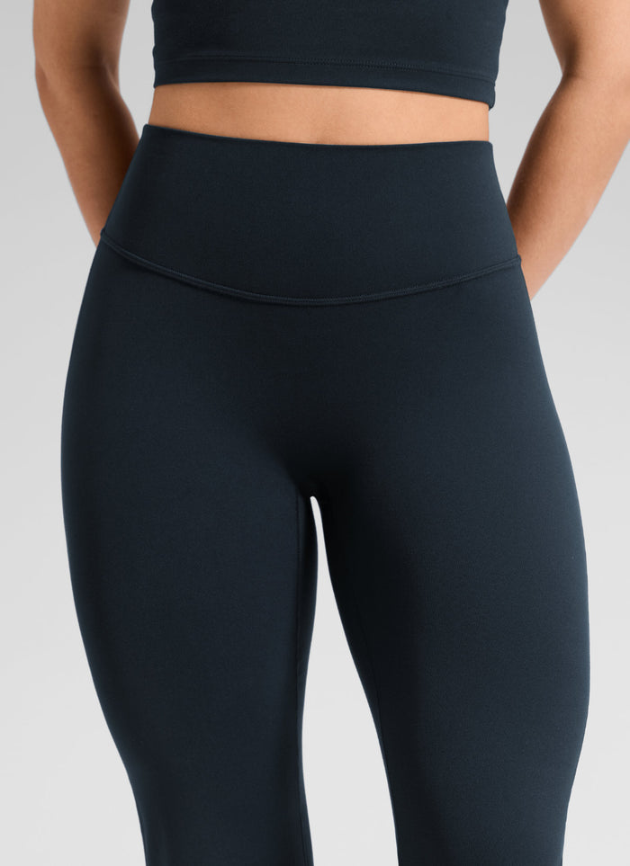 CRZ YOGA Women's Softretch High Rise No Front Seam Flare Legging 31" True Navy