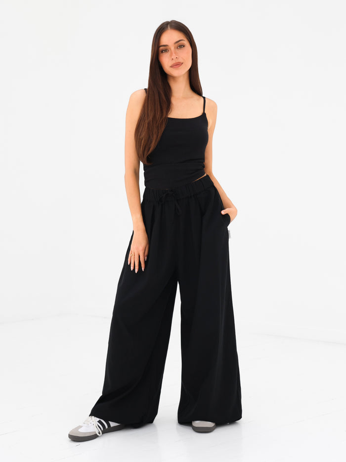 Solea Built-in-Bra Cami Top - Black