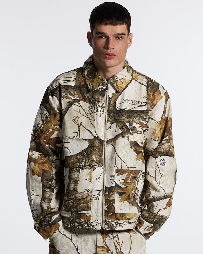 WORK ZIP JACKET REALTREE WHITE - white realtree camo work jacket, front view on male model - Cold Culture #man